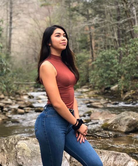 7 Secrets Behind Aisha’s OnlyFans Success
