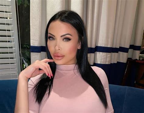 5 Ways to Enjoy Anastasia Doll's OnlyFans Content