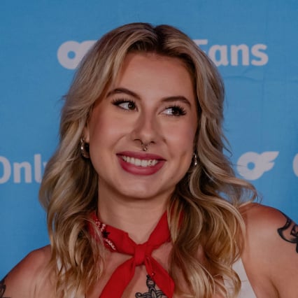 Carly Anderson OnlyFans: Comedian's Hilarious Side Hustle Revealed