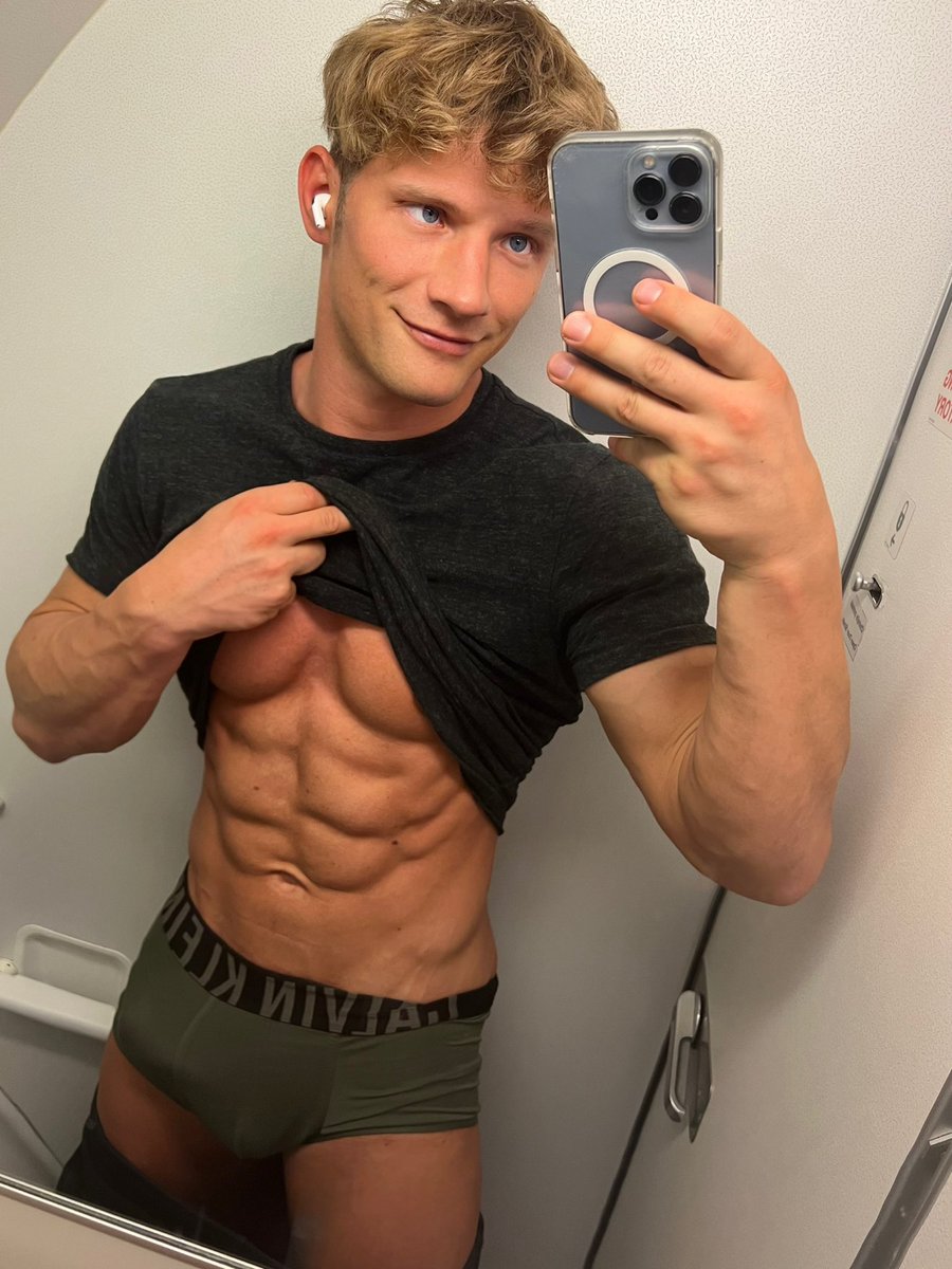 5 Secrets to Daniel Knight's OnlyFans Success