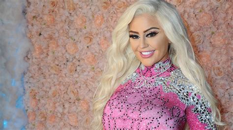 5 Secrets Behind Danii's OnlyFans Success