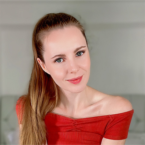 5 Ways Elena Ross Excels on OnlyFans