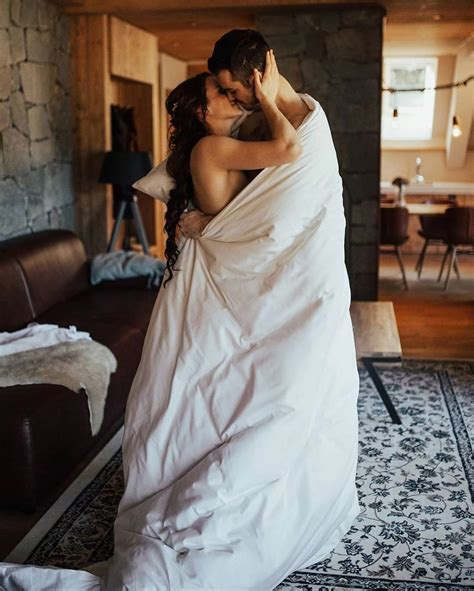 7 Tips for a Tasteful Nude Couple Photoshoot 7 Tips for a Tasteful Nude Couple Photoshoot