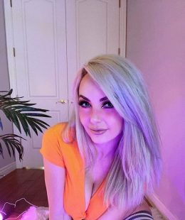 7 Secrets Behind Jessica Nigri's OnlyFans Success